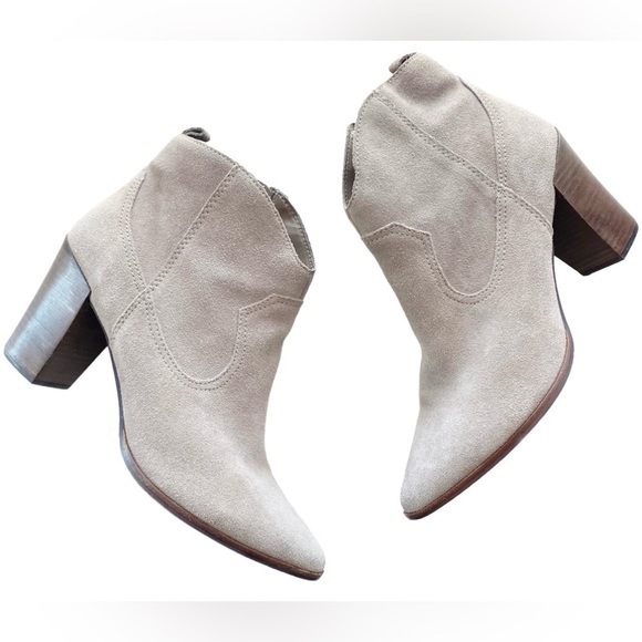 STEVE MADDEN Gray Ladd Western Suede Pointed Toe Ankle Booties - Picture 1 of 9